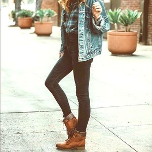 Teva De La Vina Lace Up Boots